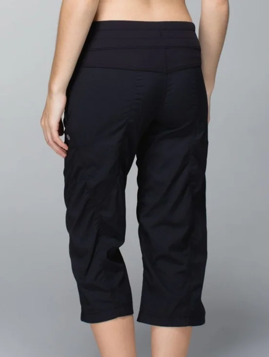 Lululemon Studio Crop Size 6 - Picture 3 of 11